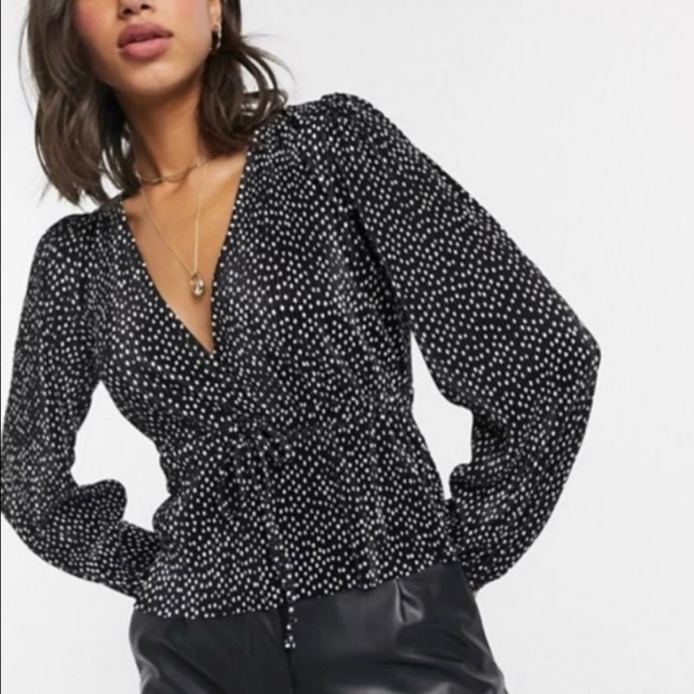 Zara! Pleated polka dot top! Elastic ruched detail! Size M